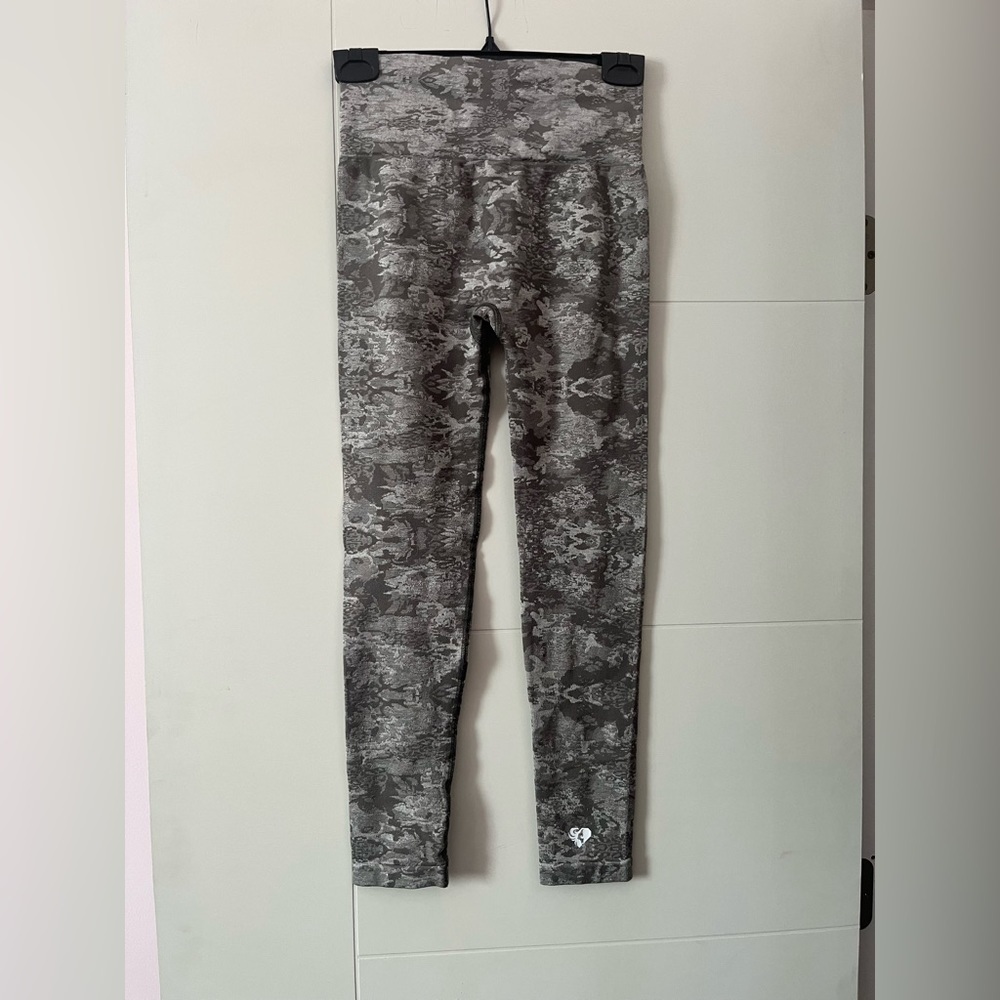 XS218 Women’s best compression leggings